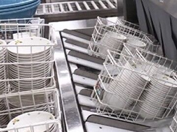 フル勤務の場合は給食が食べられるのも魅力のひとつ★ほとんどの方が未経験からのスタートです!