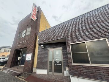産経新聞 岸和田北専売所 大手産経新聞の専売所なので、
業績も非常に好調で、景気に左右される心配は
腰を据えて働ける環境が整っています！