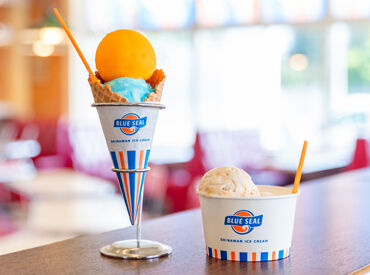 人気のお店だから海外からのお客様がご来店することも♪
働きながら英語スキルも自然と身に着いちゃうかも◎