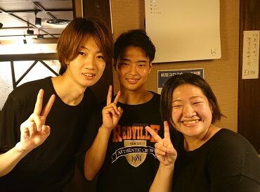 蕎麦町 伏古店 ＼ランチタイムは主婦さんが活躍中★／
お仕事が終わると、スーパーの情報交換や
こどもの話で盛り上がっていることも！