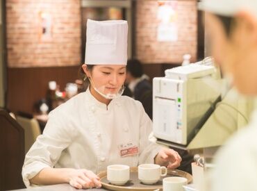 いきなりステーキ　イオンモール宮崎店【6502】 はじめは元気に
「いらっしゃいませ！」が言えればOK。
たくさんの仲間と一緒に協力しながら
ニコニコ笑顔でお仕事しましょう！