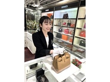 BRAND OFF 大須店 おしゃれ自由♪髪色・ネイルも自由なので、自分らしく働ける★
接客未経験でも始めやすい職場です！