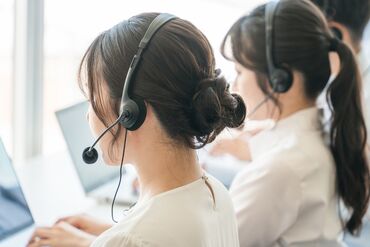 株式会社カタログハウス　※2026年12月1日からの勤務です 曜日の相談OK★
 扶養控除内からフルタイムまで幅広く選べます！ 
※実際の電話ブースはパーテーションで区切られています。