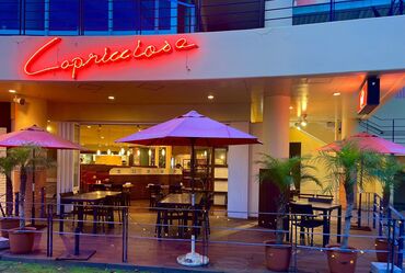 カプリチョーザ 北谷美浜店 ＜仲良いスタッフがお待ちしてます！＞
最初はお店の雰囲気を見てみたいくらいの気持ちでOK♪
食事補助もありますよ♪