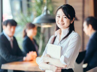 株式会社KOTOBUKI NEXT 入社後は業界知識・書類の扱い方まで丁寧に研修！
現場では先輩に同行し、実践を通して成長できます。
※画像はイメージです。