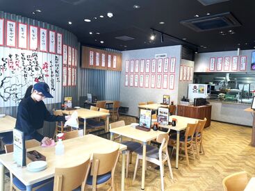 最初は、わからないのが当たり前です！！
慣れるまで先輩スタッフが
しっかりサポートするのでいつでも頼って下さい◎