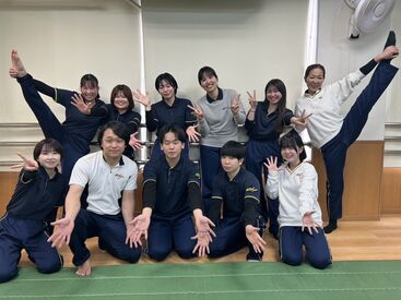 履正スイミングクラブ十三 【ワイワイ楽しい雰囲気♪】
同い年の仲間が多く、受付・プール・体操担当も年代が近いので、
親しみやすい職場です◎