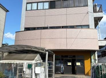 月給22万円＋交通費全額支給！
バイク・自転車通勤もOK★クリーニング割引あり♪
