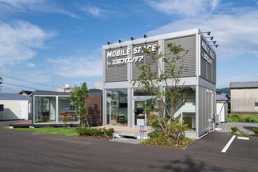 完全週休二日制◎
福利厚生も充実しており、安定したセカンドキャリアを目指せる環境です！
店長職は60代が90％です！