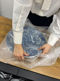 毎日ワクワクしながら働ける"宝探し"みたいなお仕事♪
「骨董品が好き」「モクモク作業が得意」
そんな方にもピッタリです！