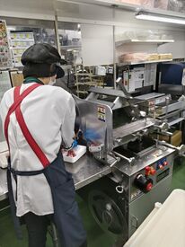 時給1100円＆交通費全額支給★
シフト自由！
車・バイク・自転車通勤OK♪
扶養内やWワークも大歓迎！