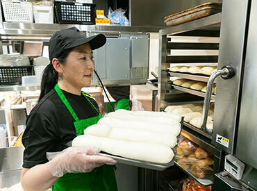 <お仕事はカンタンなことからStart!>
先輩が教えるので安心☆
ひとつずつ覚えて...
\できることが増えて楽しくなる♪/