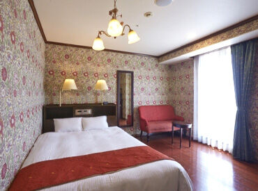 <学歴・経験は一切不問>
入社後は、3ヶ月の研修で
業務や接客マナーをしっかり学べるので、未経験でも安心です◎