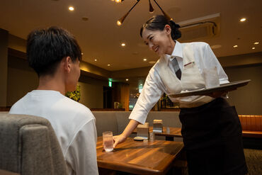 ロイヤルホスト　イオン八王子滝山 
