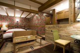 頑張り次第で【正社員登用】あり♪
未経験・知識ゼロからのスタートでも、
頑張り次第で将来は安定した働き方も目指せます！