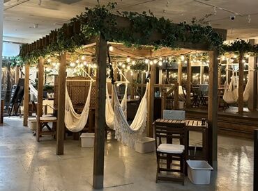 Hammock Garden 箕面 箕面キューズモール内のおしゃれカフェ★
髪型、髪色自由＆ピアスやネイルもOK◎あなたらしさを大切に働ける環境です♪