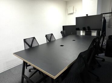 株式会社Adrastia 時給1,300円～！交通費も月2万円まで支給♪
残業ほぼなし＆服装・髪色・ネイル自由で自分らしく働けます★