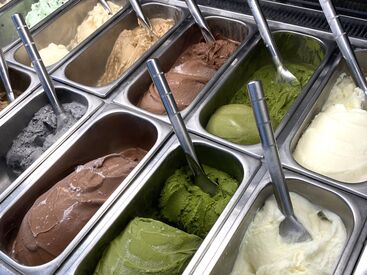 麻布茶房(AZABUSABO)　北海道アイスクリーム 秋葉原店 なんと秋葉原駅から"徒歩1分"の超好立地！
キレイなホテルの1Fが当店♪
通勤らくちん&バイト後はお買い物も楽しめる◎