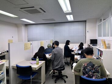 プログレスアカデミー英語塾 小・中・高を対象とした「個別」の英語専門塾◎
英検準一級レベルの英語力大歓迎！
短時間でもしっかり稼げます◎