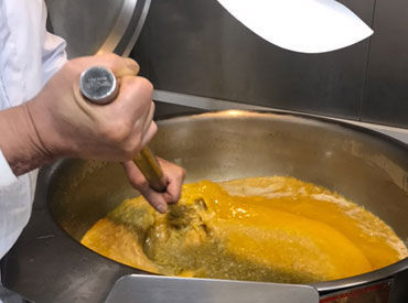 人気レストランの美味しさを裏で支えるお仕事!
直接「ありがとう」を聞けなくても、
料理を通して伝わるやりがいがあります◎