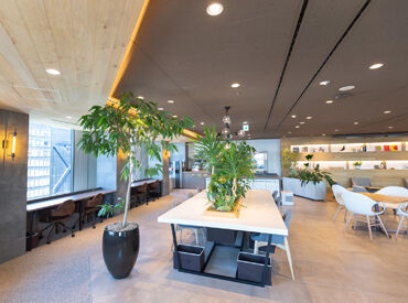 新大久保駅から徒歩１分♪
駅チカの好立地で通いやすい◎
