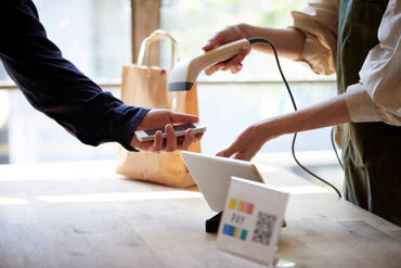 ファッション人材リンク株式会社【FJL】 ★電話登録OK・最短15分★
1～2ヶ月の更新制のお仕事♪
シフト相談可能
即日勤務・フルタイム勤務ＯＫ
