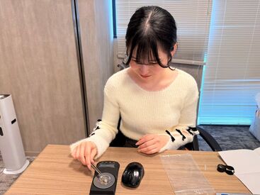 宝石やジュエリーに囲まれてコツコツ作業★
未経験でも丁寧にサポート!
新しい仲間を待っています♪