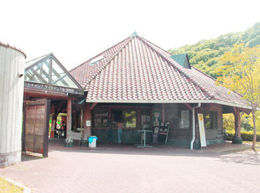 緑が一面に広がる『しあわせの村』♪
解放感いっぱいで気持ちよく働けます★
