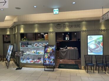 洋食&スイーツ EVERYDAY BURG　そごう千葉店 未経験スタートOK！
しっかりと丁寧な研修や指導あり◎
分からないことや困ったことがあれば
遠慮なく先輩に聞いてくださいね♪