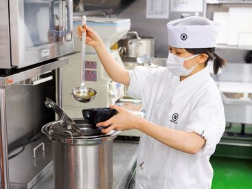 回転寿司みさき 高円寺 ＼学生スタッフが活躍中★／
未経験OK！バイトデビューも大歓迎♪
試験期間や帰省etc.シフトの相談も気軽にOK◎