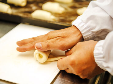 パンが好き・パン作りが趣味、そんな人歓迎♪
出来上がった商品が売れていくのはやっぱり嬉しい!