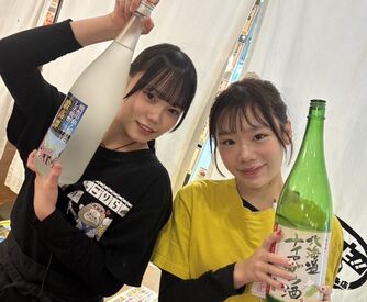 どさんこキッチン レトロなゴリラ 南3条店（株式会社aim） 人柄採用だからこそ…
接しやすいスタッフが集合しているお店♪
新しい友達もできるかも◎

