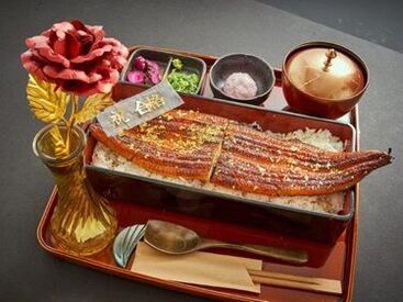 うな希゛希々花(うなぎ　ののは) 中百舌鳥店 "うなぎとお花であなたの日常に彩りを"
がコンセプトのお店♪
調理や接客の経験がなくても問題ございません(*^-^*)