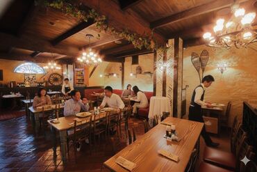 カフェ　ラ・ボエム　 北青山 落ち着いたカフェ風の店内は、
働くスタッフにとっても心地よい空間♪
オシャレな空間で楽しく働きたい方にピッタリです！