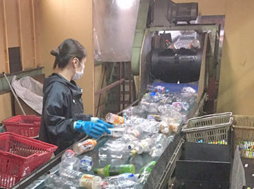 工場内は冷暖房完備で年中快適◎
カンタンモクモク作業で
集中して取り組みたい方や
人と接するのが苦手な方にもピッタリ♪