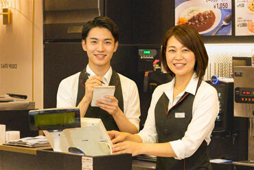 学生さん・ママ友・サラリーマン・お年寄りの方…
いろんな方に利用されているCafe♪*
その分いろんな形の接客が出来ます★