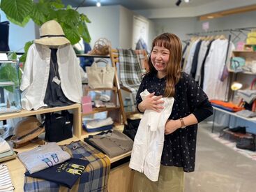 AIDA general store 川西店 笑顔が素敵なスタッフばかりで仲良く仕事に励んでいます♪
お客様から愛されるお店を一緒に作りましょう！