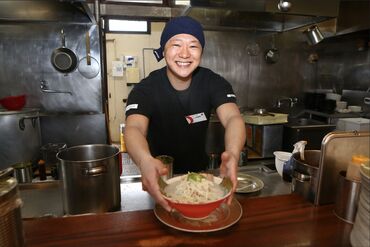 新潟の老舗ラーメンと言えば"だるまやグループ"！
小さい子からお年寄りまで虜にする
ラーメン店で働きませんか？
