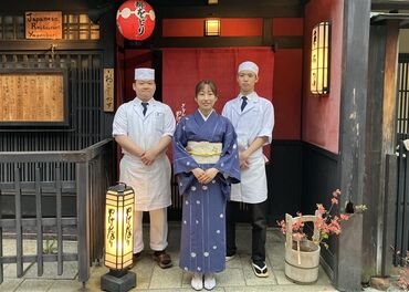 初めての方もご安心を＊
簡単なことからお任せしていきます！
ホールorキッチンのお仕事
希望・適性に応じてお願いします◎