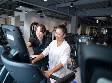 週1日からシフト自由、時給1,300円~
昇給あり、研修も充実で初めてでも安心です★