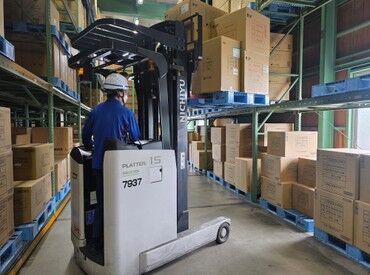 作業はとっても簡単！
しっかりサポートするので
ブランクから再スタートしたい方や
正社員デビューの方も安心◎