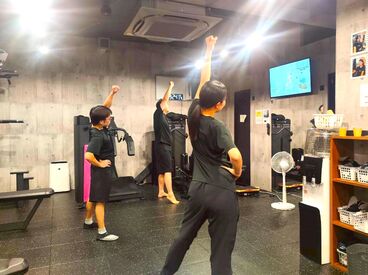 ジムの器具に触れたこともない！
⇒社員が2名いるため未経験でも安心◎1人前になるまでしっかりフォローします！