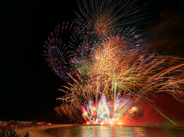 コクワ火薬宜野湾販売所 ＼レアバイトで花火イベントの裏方デビュー◎／
未経験・無資格OK！体を動かして楽しく働けます♪
県外からの応募も大歓迎★