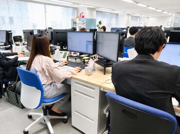 「人に教えることが好き！」その気持ちを活かして働きませんか？
私服勤務OK！オフィスカジュアルの方が多いです◎