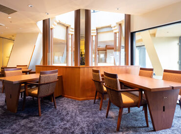 未経験から始めたスタッフ多数！
学生・フリーター・主婦（夫）みんな歓迎♪