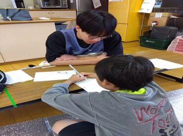 スタッフ同士も仲良し♪
困ったときはすぐに相談できる、あたたかい職場です！
子供の笑顔を見て、元気がもらえる環境です♪

