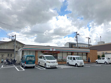 セブン-イレブン 大和福田店 未経験歓迎！時給1300円～★
店舗の雰囲気もよく、働きやすい環境です◎
スタッフの定着率も高いです♪