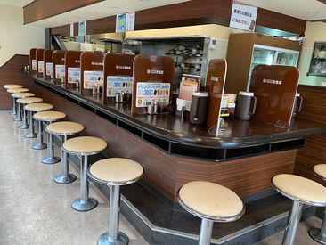 「カレーが好きだから」そんな理由でも大歓迎！
◆まかない無料⇒ソース自由/トッピング1つまで等、カレー好きにはたまらない♪