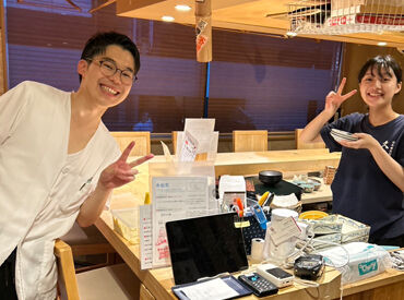 日本橋兜町　久治 スタッフはみんなとっても仲良し♪
バイト・社員問わず家族のような距離感で働いています◎
みんなでキャンプに行くことも…！