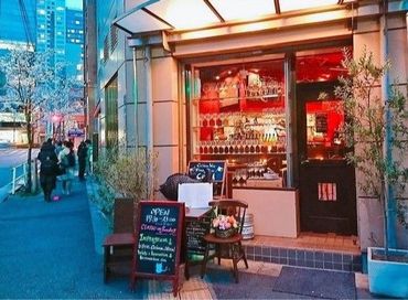 おしゃれ自由！
髪色髪型ピアスネイルなど、
個性を活かして働けます✦